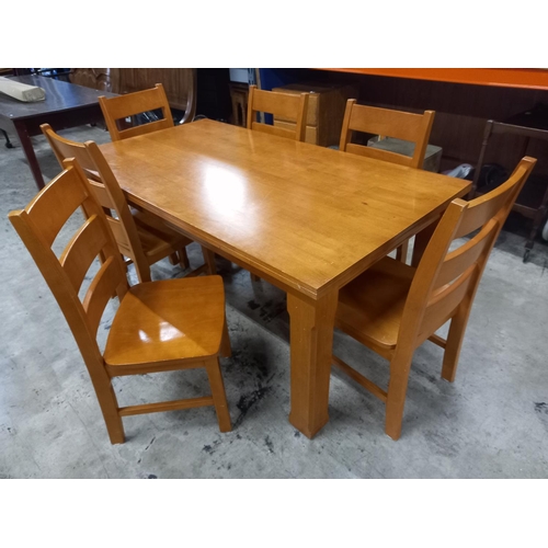 559 - DINING TABLE & 6 CHAIRS