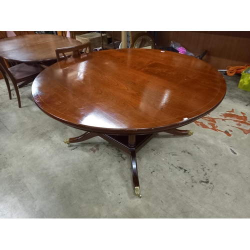 568 - CIRCULAR MAHOGANY PEDESTAL DINING TABLE