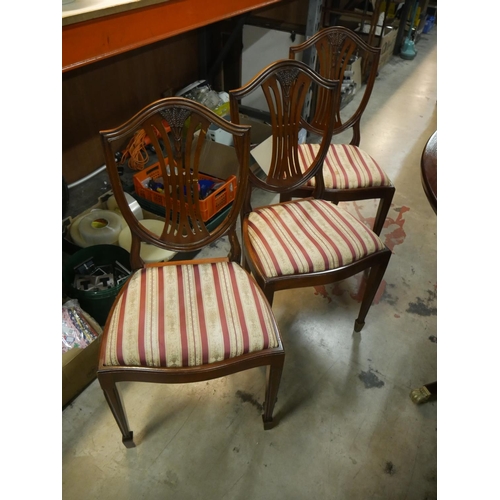 569 - 6 DINING CHAIRS