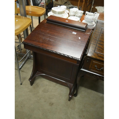 603 - MAHOGANY DAVENPORT BUREAU