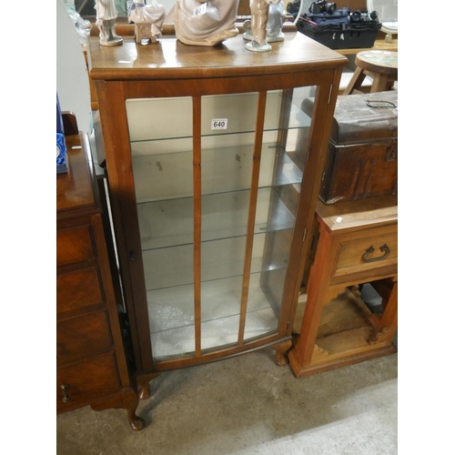 640 - CHINA CABINET