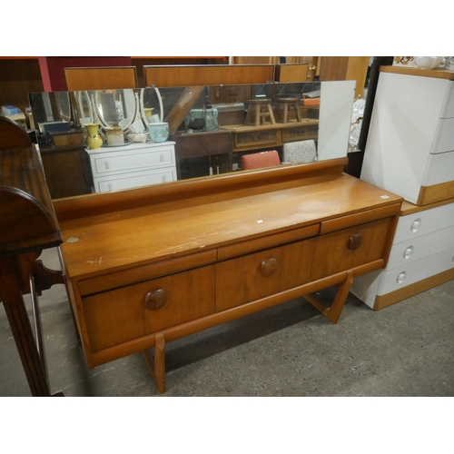 658 - DRESSING TABLE