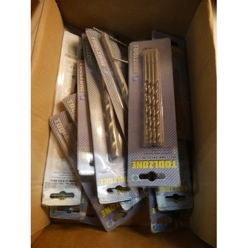 689 - BOX OF DRILL BITS