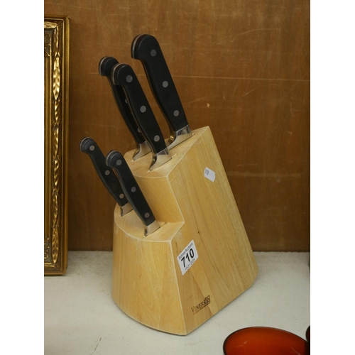 710 - VINERS KNIFE BLOCK