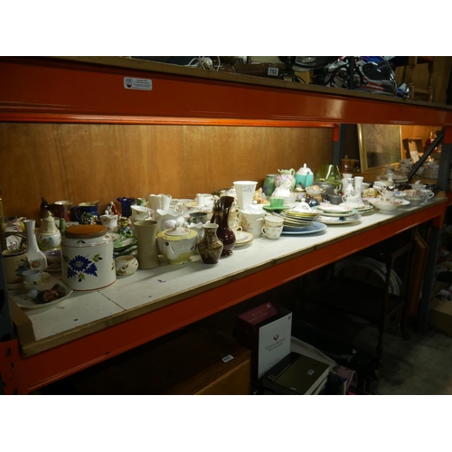 750 - SHELF LOT OF CERAMICS