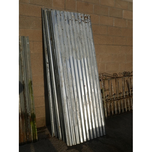 18 - LOT OF CORRUGATED IRON