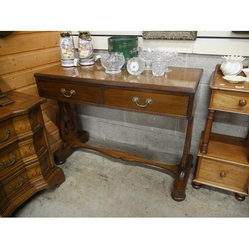 296 - VICTORIAN 2 DRAWER SIDE TABLE