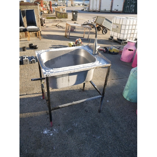 35 - STAINLESS STEEL SINK