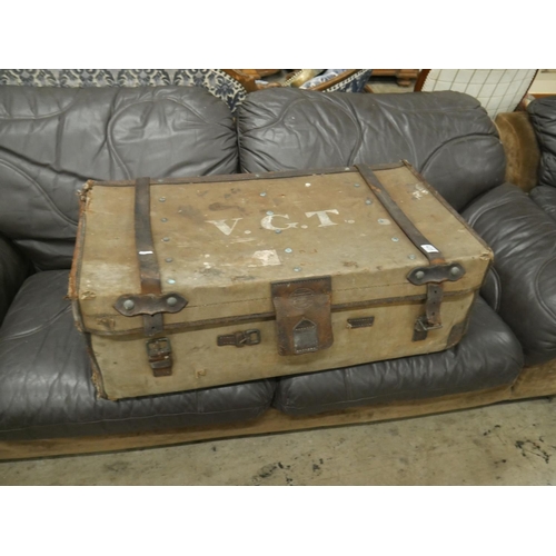 435 - VINTAGE TRUNK