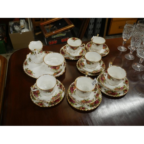 479 - OLD COUNTRY ROSE 21 PIECE TEA SET