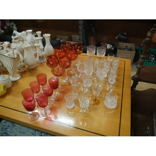 505 - LOT OF MIXED GLASSWARE