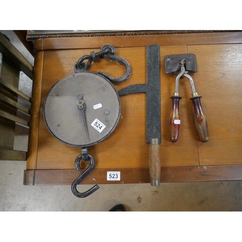 524 - OLD WEIGH CLOCK, SLATING TOOL ETC