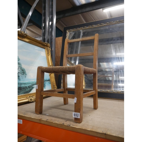 652 - CHILDS CHAIR