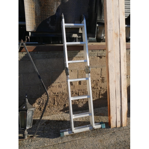 76 - PLATFORM LADDER