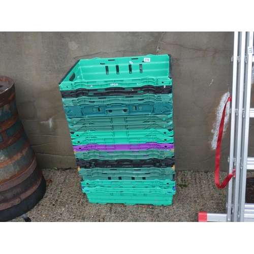 116 - LOT OF STORAGE CRATES