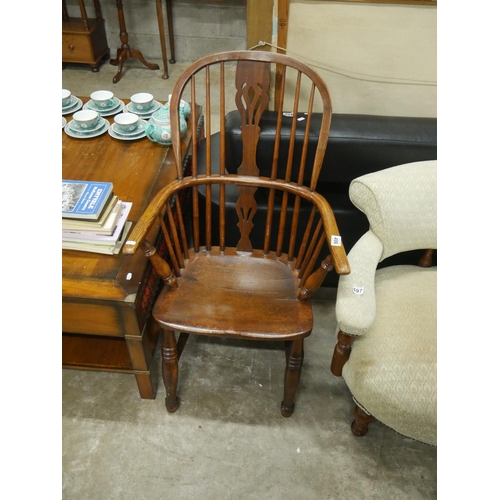 496 - WINDSOR CHAIR