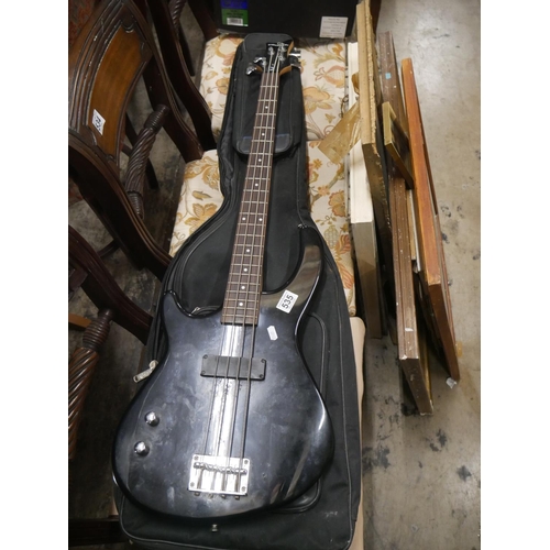 535 - ELECTRIC GUITAR & CASE