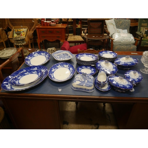 587 - LARGE LOT OF BLUE & WHITE DINNERWARE