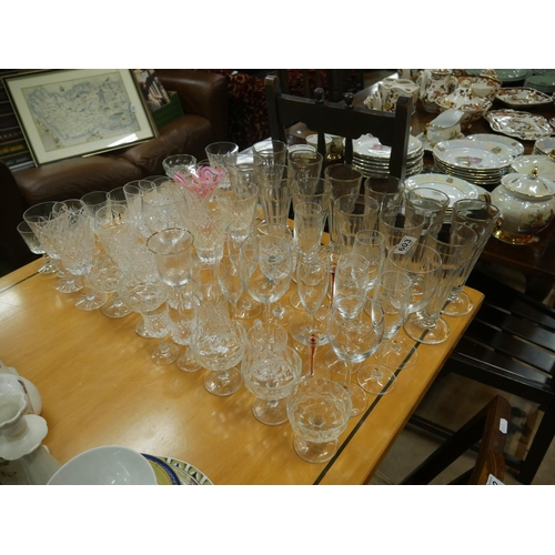 603 - LARGE LOT OF GLASSWARE