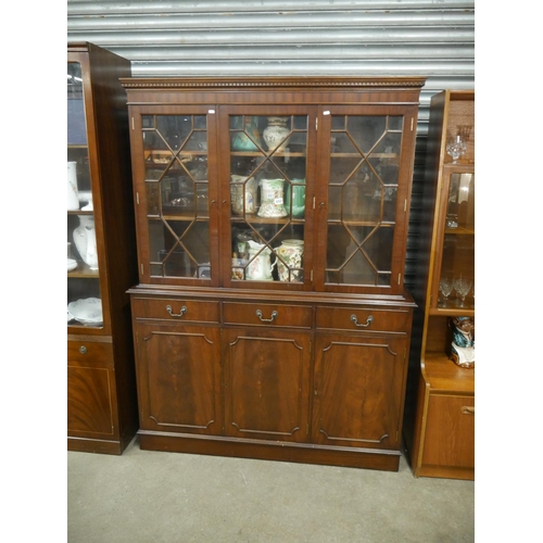 650 - 3 DOOR BOOKCASE