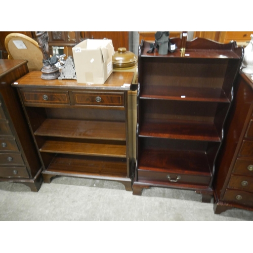 675 - 2 MAHOGANY BOOKCASES