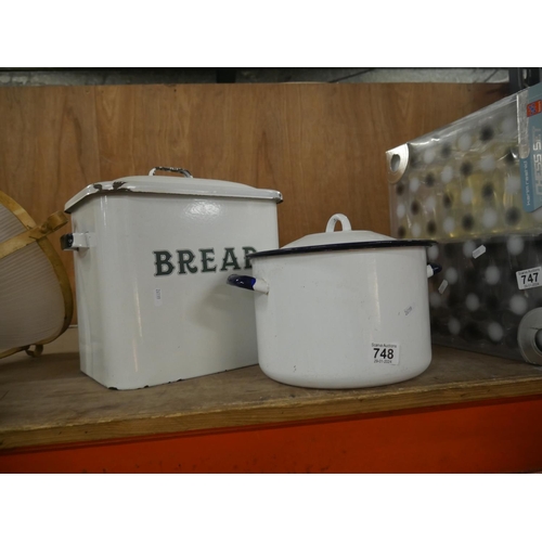 748 - ENAMELWARE