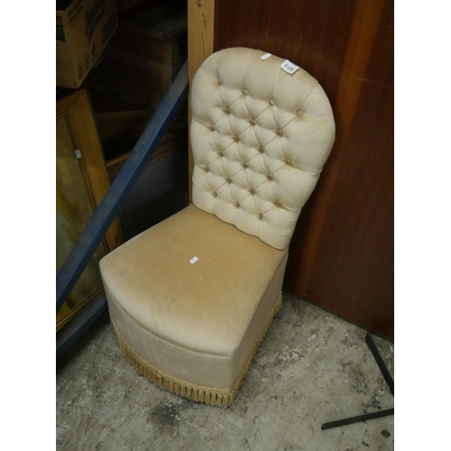 806 - BEDROOM CHAIR