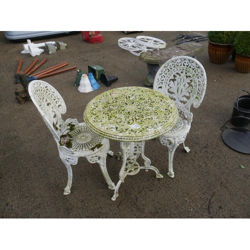 121 - CAST ALUMINIUM GARDEN TABLE & 2 CHAIRS