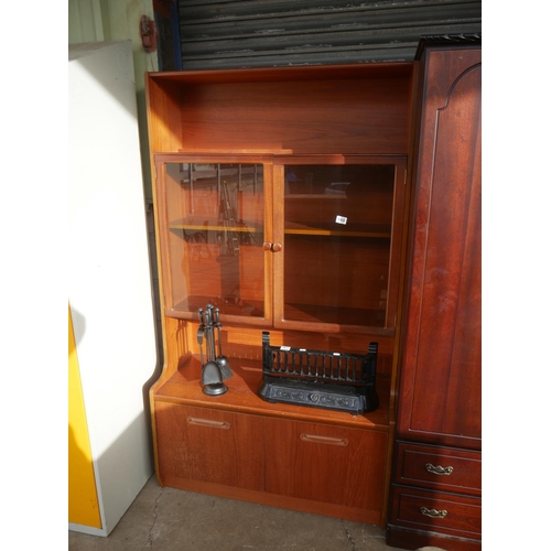 160 - DISPLAY CABINET