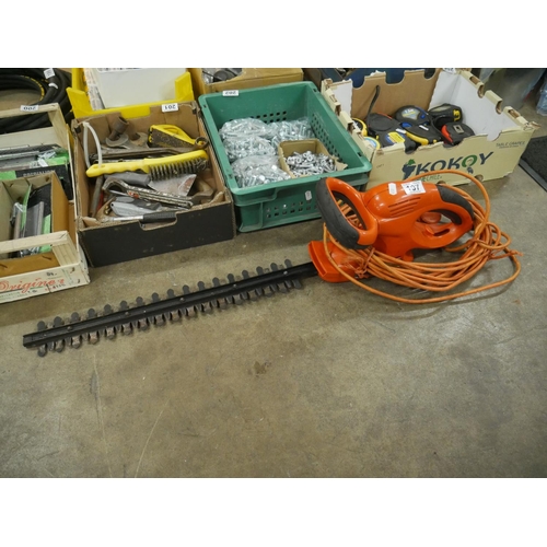 197 - ELECTRIC HEDGE TRIMMER