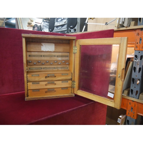 289 - OLD DISPLAY CASE