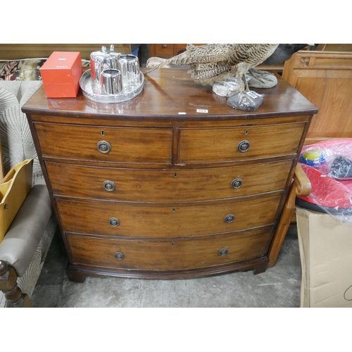 584 - GEORGIAN MAHOGANY BOW FRONTED CHEST OF DRAWERS