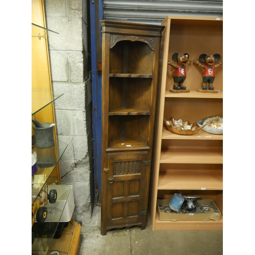 723 - OAK CORNER CABINET