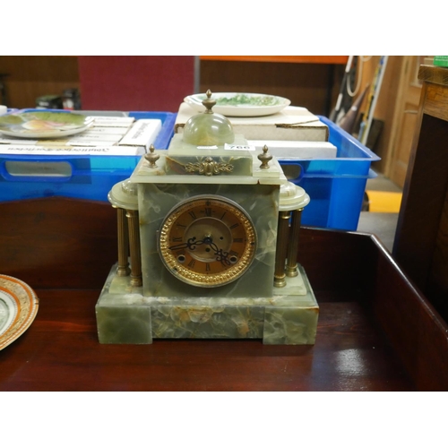 766 - MARBLE CLOCK WITH BATTERY MOVEMENT