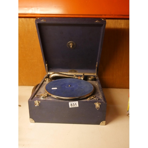 831 - GRAMOPHONE