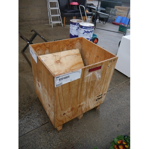 106 - SHIPPING CRATE