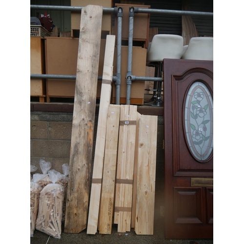 129 - LOT OF WHITE WOOD