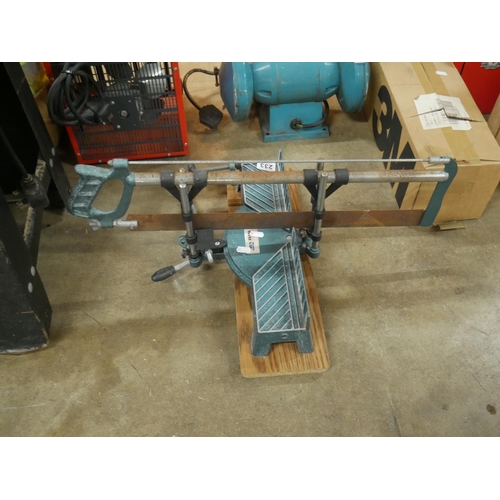 233 - MITRE SAW