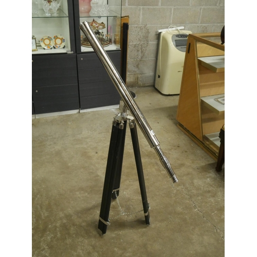 396 - TELESCOPE & STAND