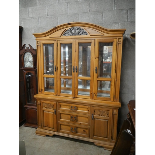 511 - LARGE DISPLAY CABINET