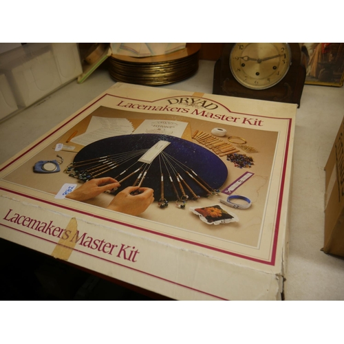 882 - LACE MAKING KIT