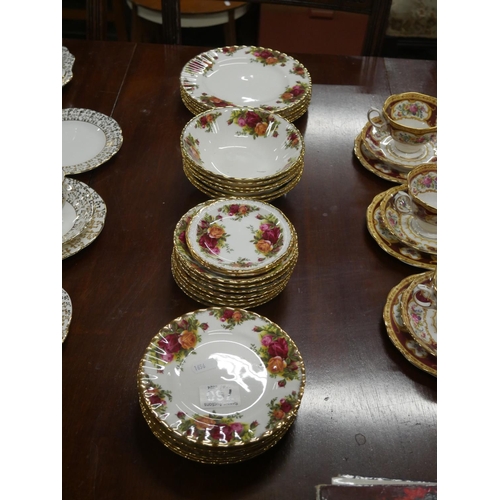 760 - LOT OF OLD COUNTRY ROSE PLATES & BOWLS