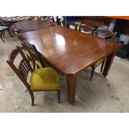 763 - ANTIQUE MAHOGANY DINING TABLE & 6 CHAIRS