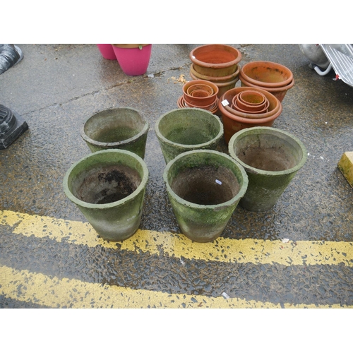 103 - 5 CONCRETE PLANTERS