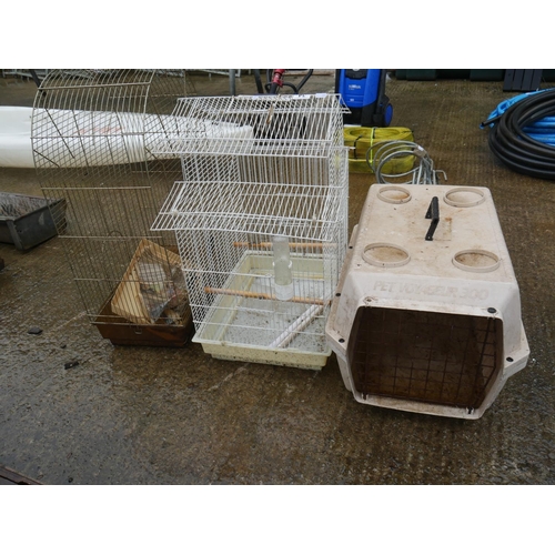 34 - 3 PET CAGES