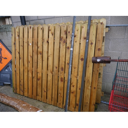 70 - LOT OF FENCE PANELS