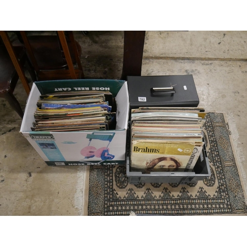 782 - LOT OF RECORDS