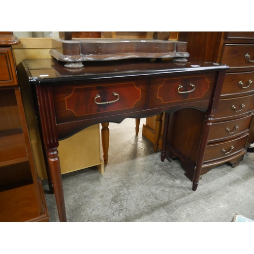 894 - MAHOGANY SIDE TABLE