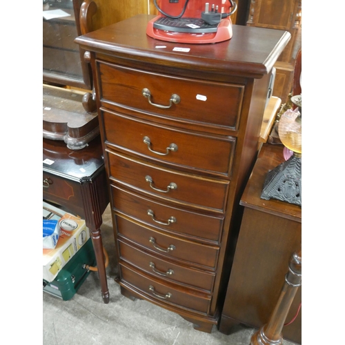 897 - CHEST OF DRAWERS