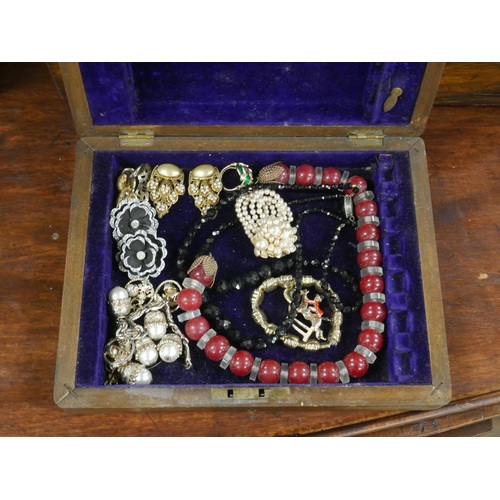 922 - BOX OF COSTUME JEWELLERY